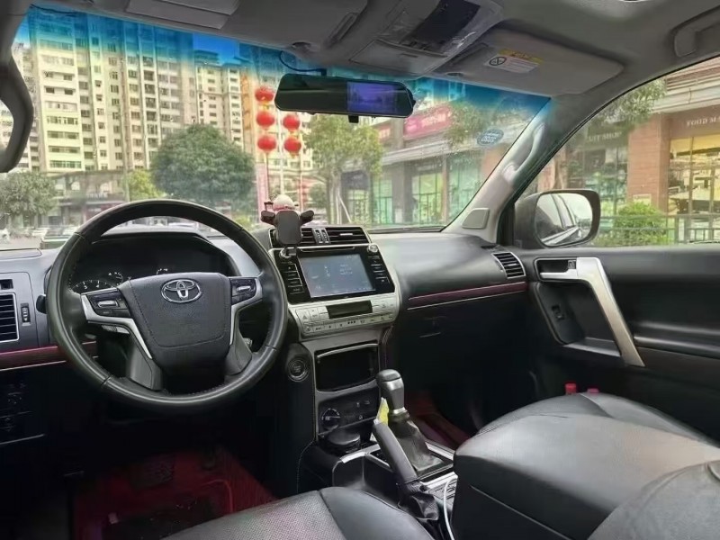 广州19年丰田普拉多6