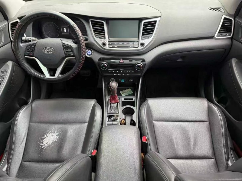 济宁16年现代途胜4