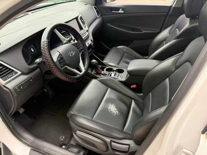 济宁16年现代途胜5