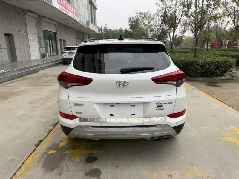 济宁16年现代途胜9