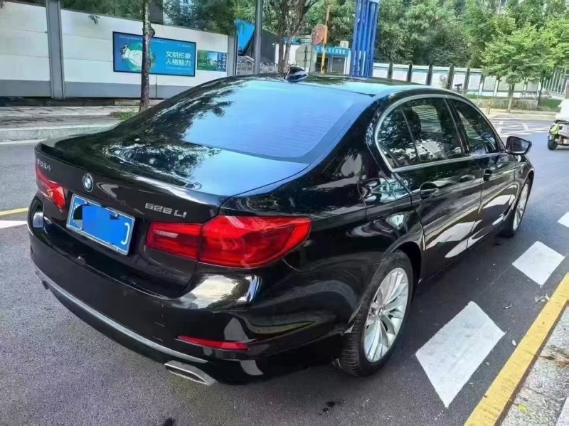 广州20年宝马5系8