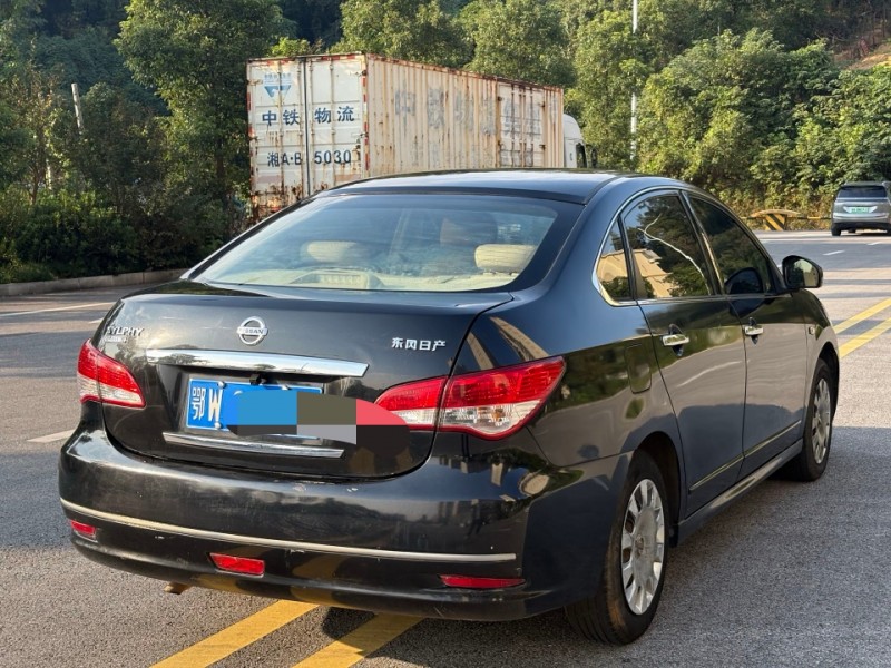 岳阳16年日产轩逸7