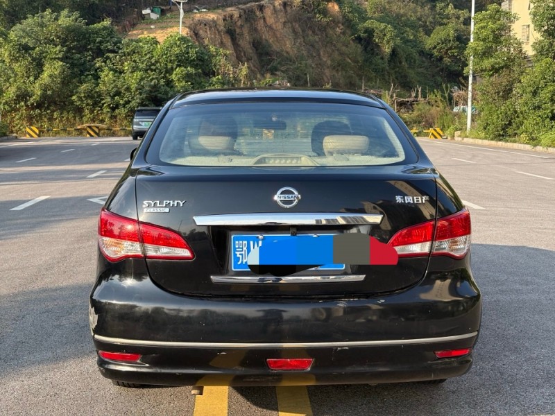 岳阳16年日产轩逸8