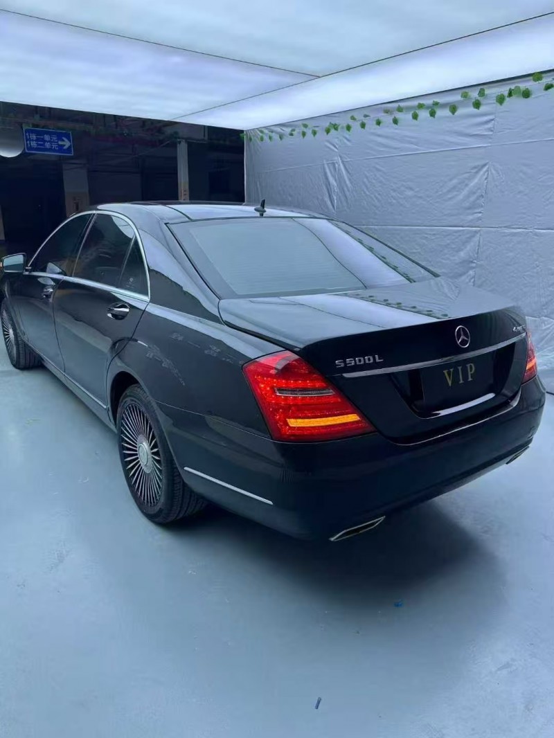 广州12年奔驰S8