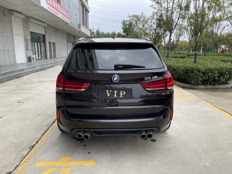 济宁17年宝马X59