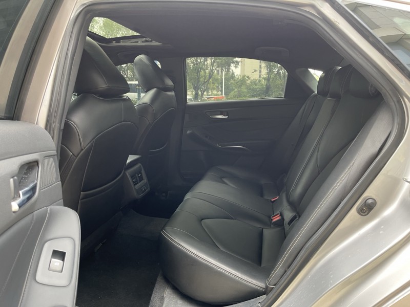 济宁20年丰田亚洲龙5