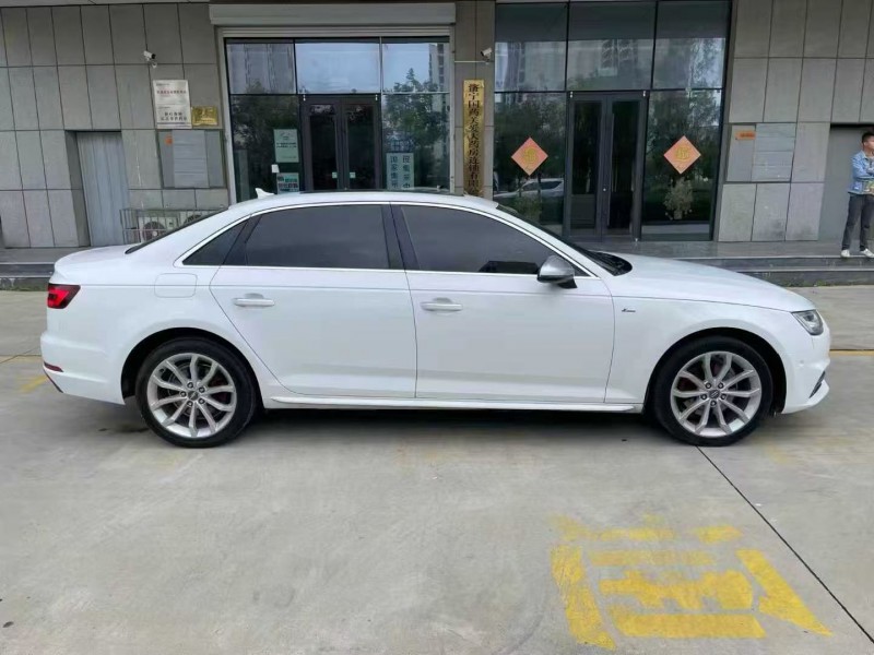 济宁19年奥迪A4L7