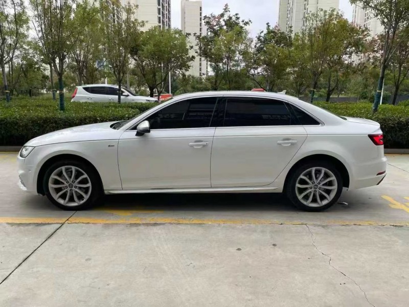 济宁19年奥迪A4L8