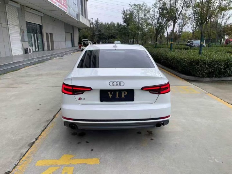 济宁19年奥迪A4L9