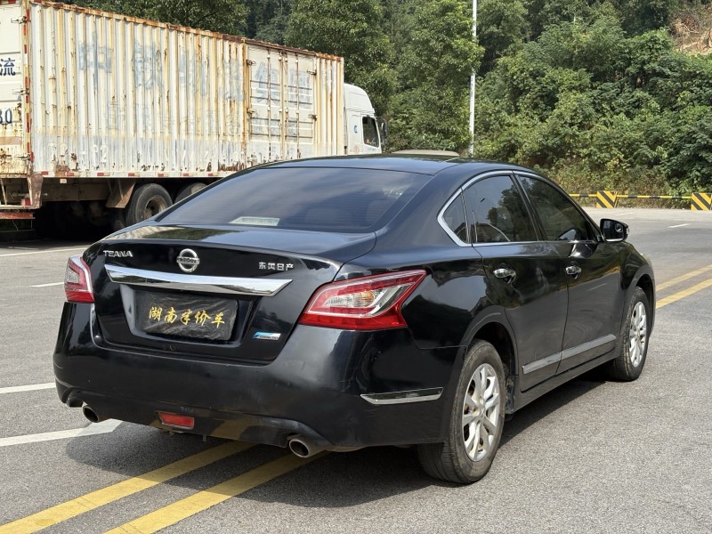 岳阳13年日产天籁3