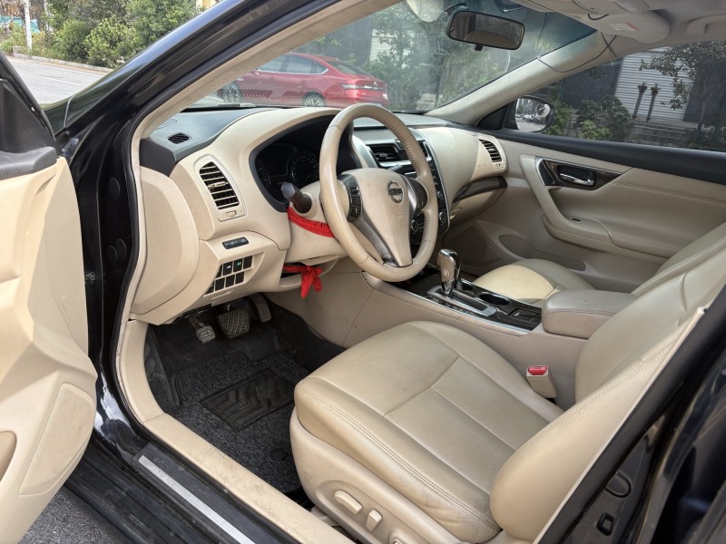 岳阳13年日产天籁8