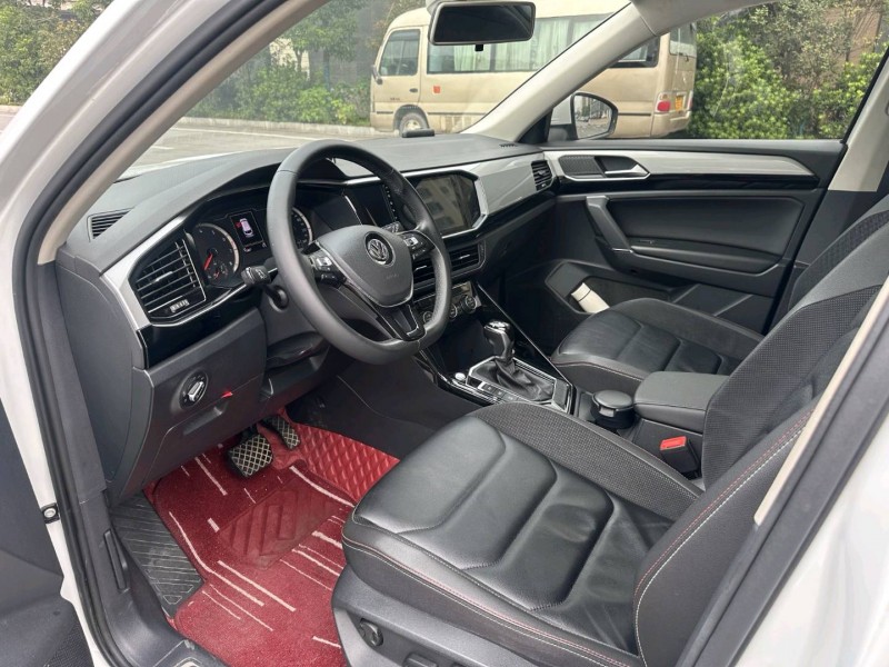 岳阳19年大众探岳4