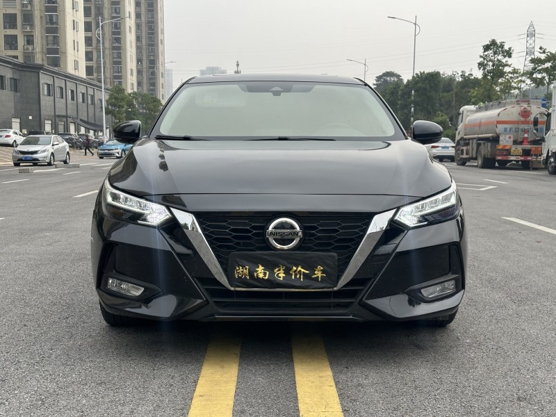 岳阳20年日产轩逸1