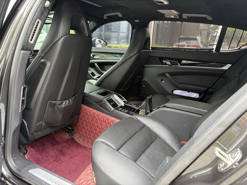 岳阳14年保时捷帕拉梅拉9