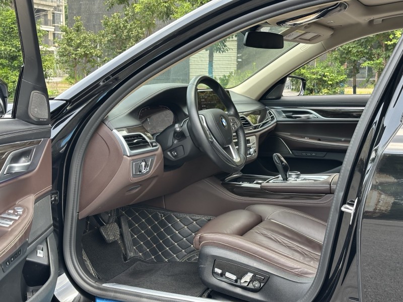 岳阳22年宝马7系4