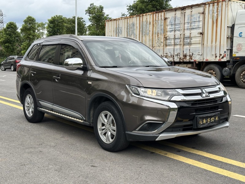 岳阳16年三菱欧蓝德2