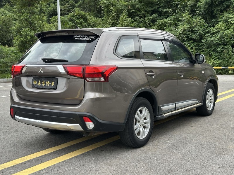 岳阳16年三菱欧蓝德7