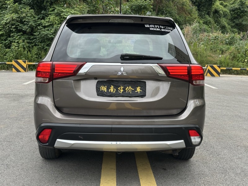 岳阳16年三菱欧蓝德9