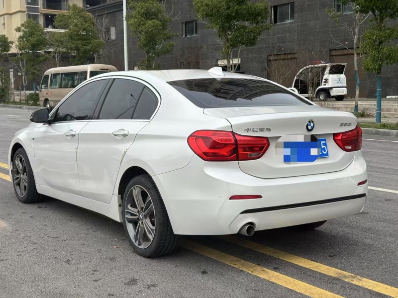 岳阳18年宝马1系9