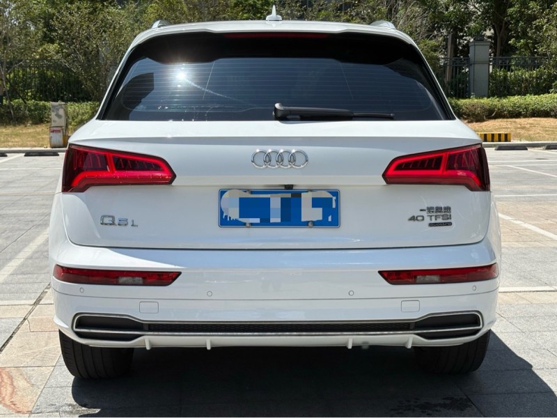 岳阳21年奥迪Q58