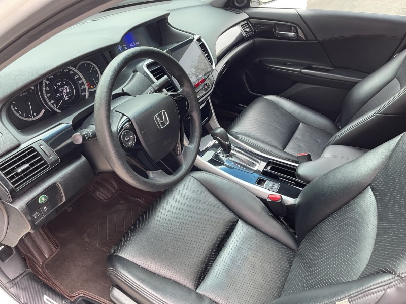 济宁16年本田雅阁4