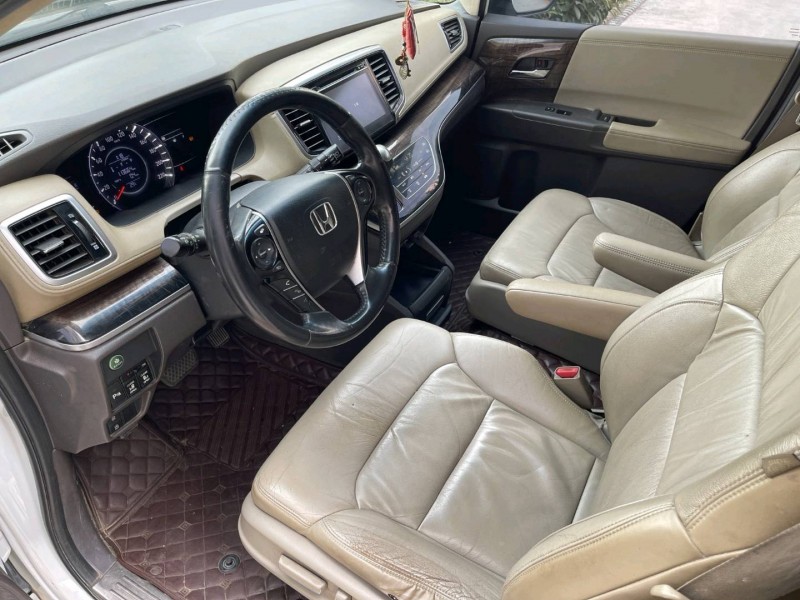 济宁17年本田奥德赛5