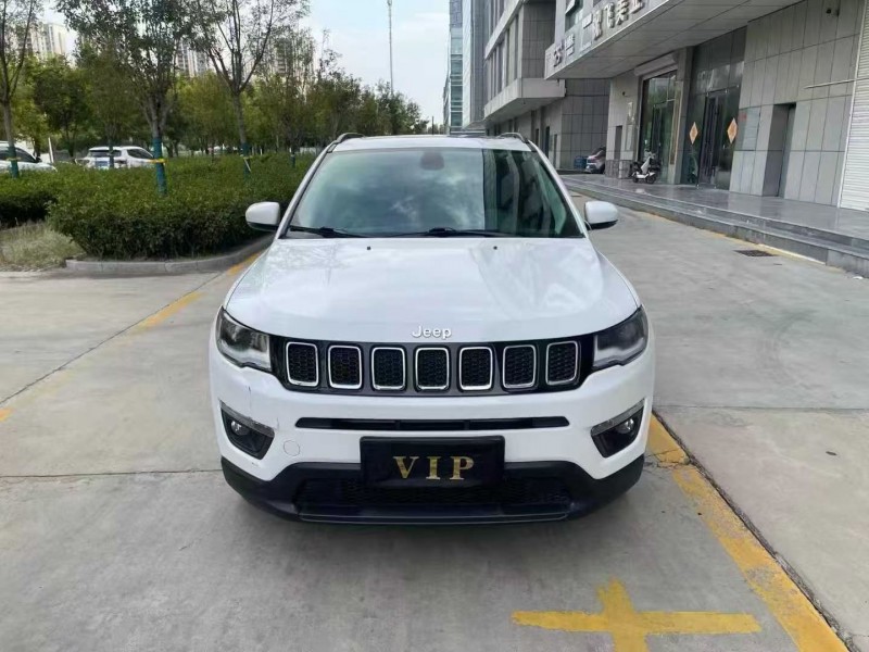 济宁18年Jeep指南者1