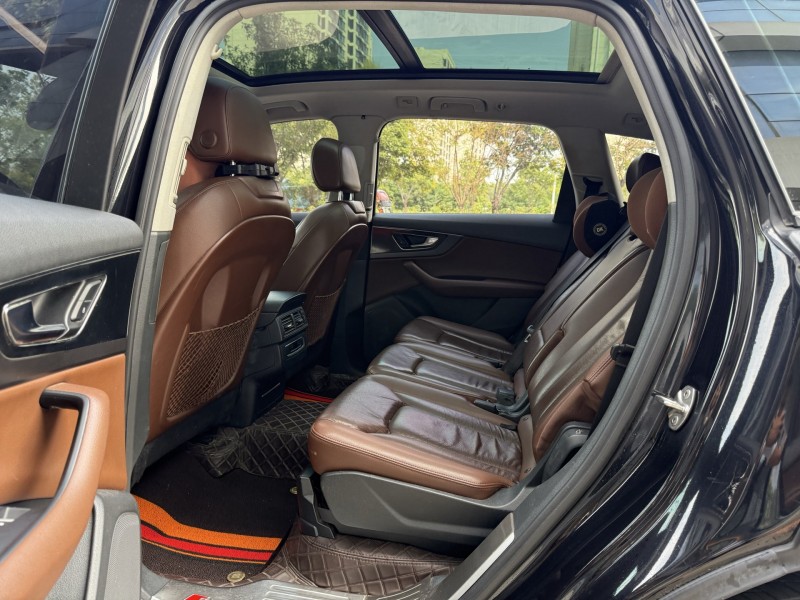 济宁17年奥迪Q75