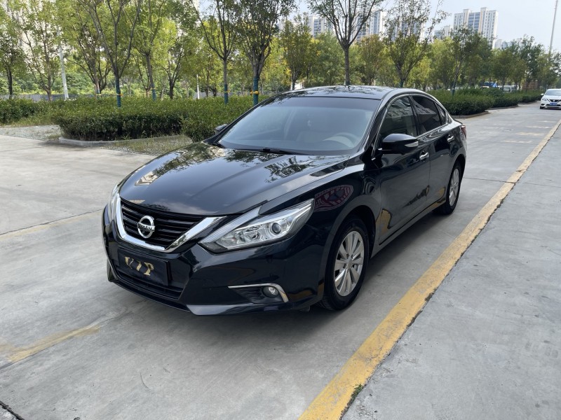 济宁19年日产天籁2