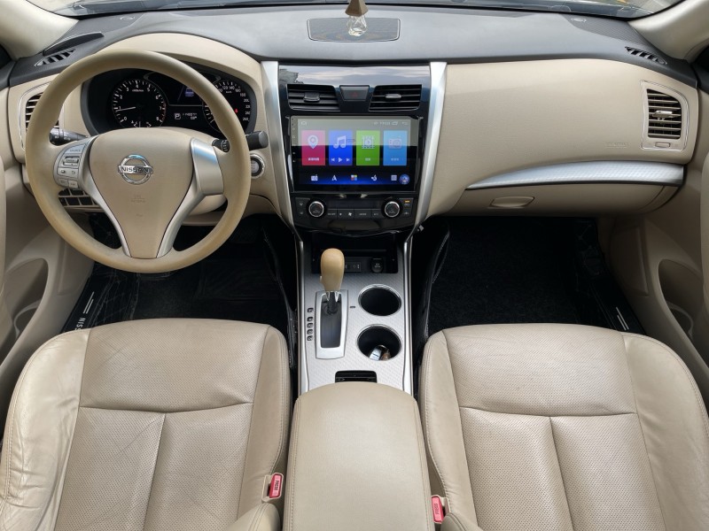 济宁19年日产天籁4