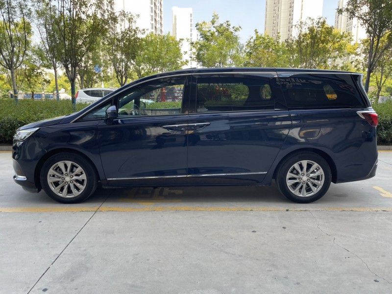 济宁21年别克GL89