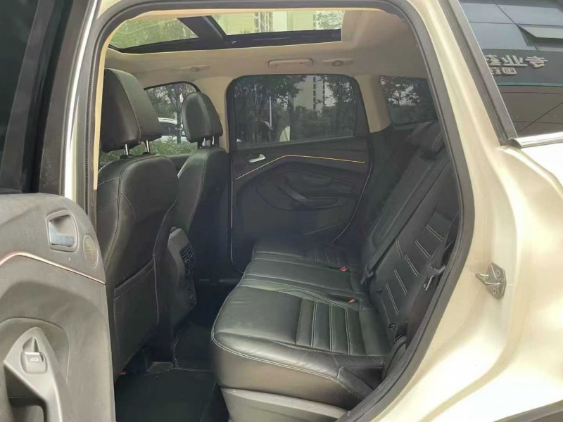 济宁17年福特翼虎4