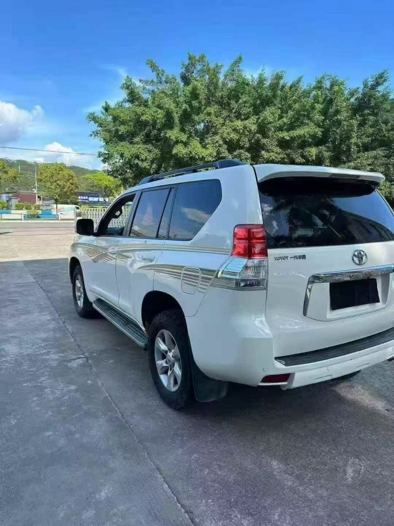 三明13年丰田普拉多7