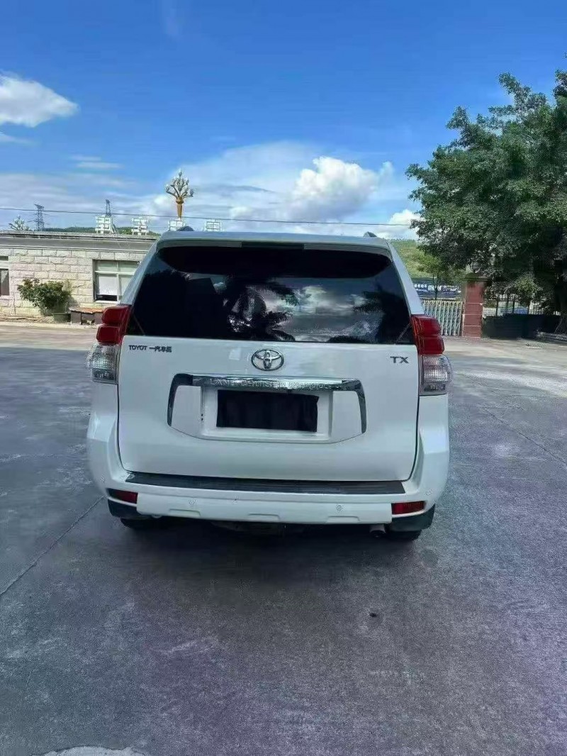 三明13年丰田普拉多9
