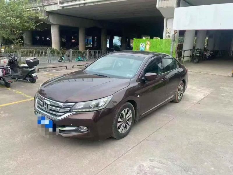 珠海14年本田雅阁2