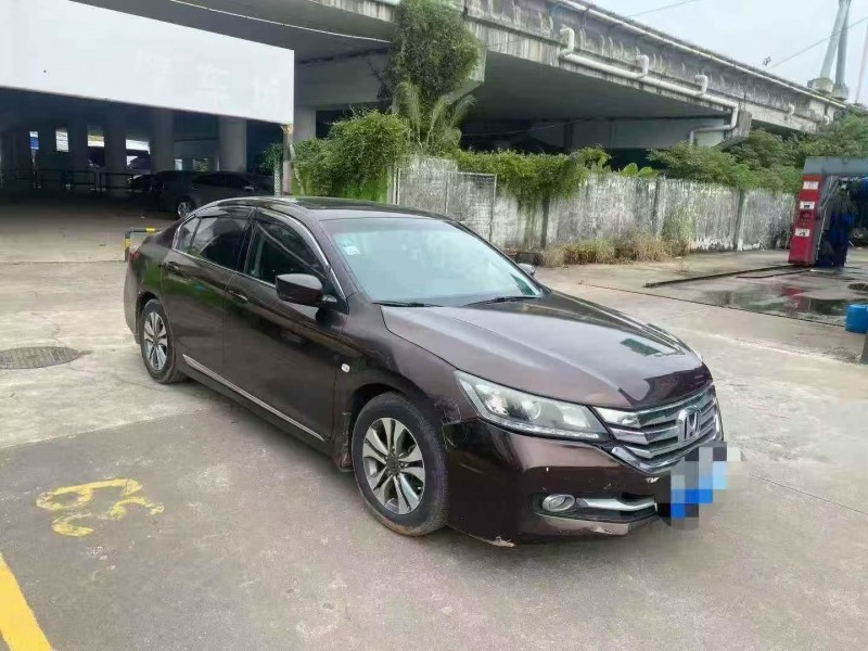 珠海14年本田雅阁3