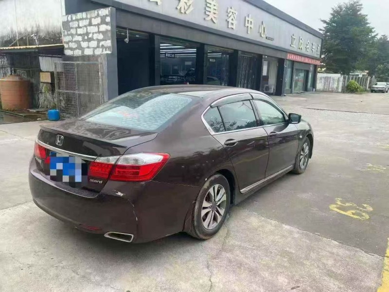 珠海14年本田雅阁7