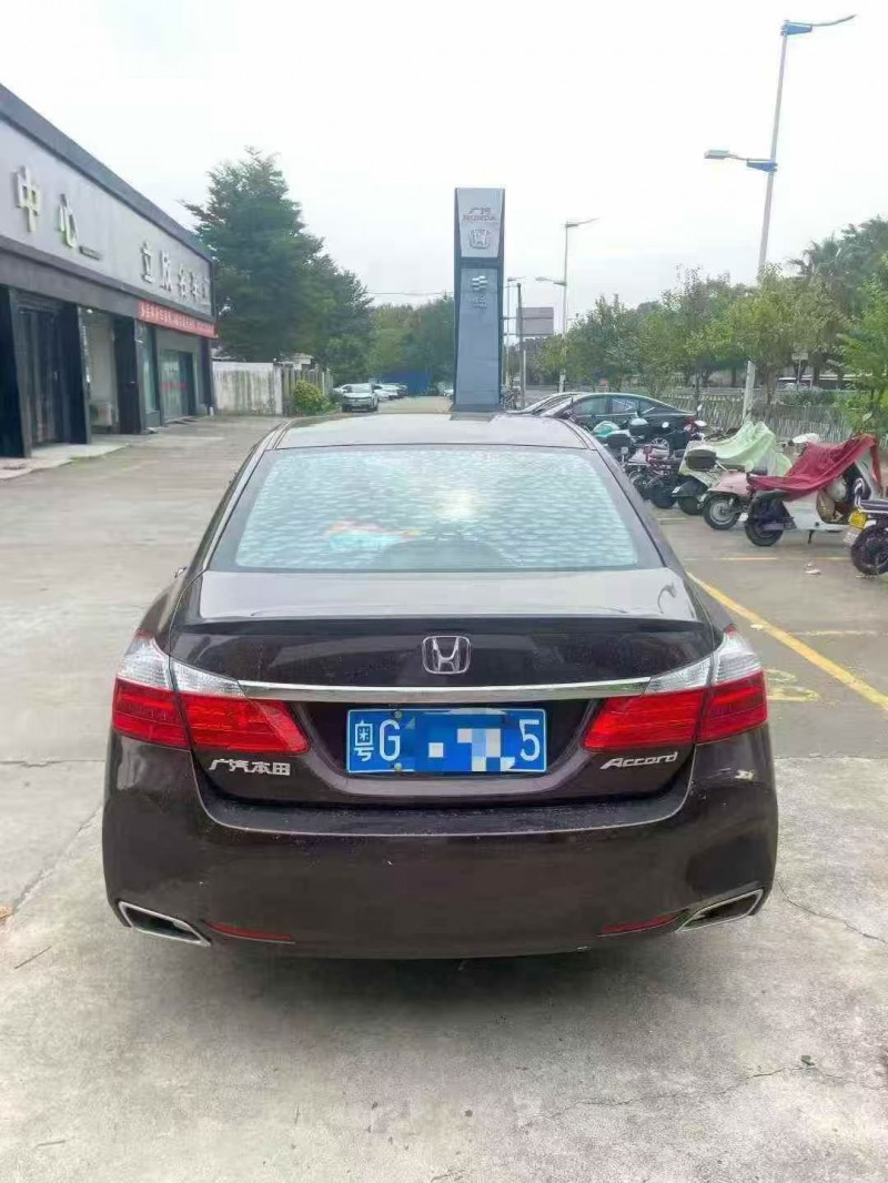 珠海14年本田雅阁9