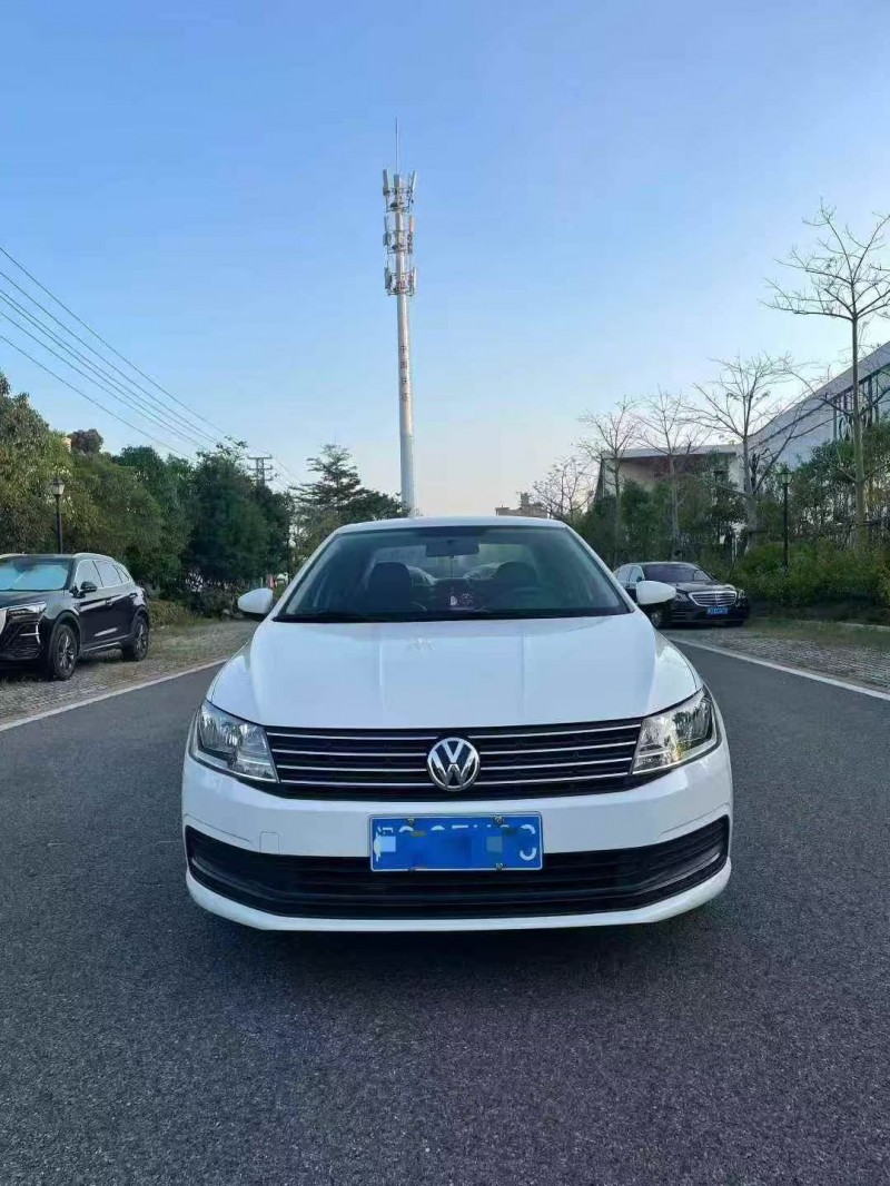 厦门16年大众朗逸1