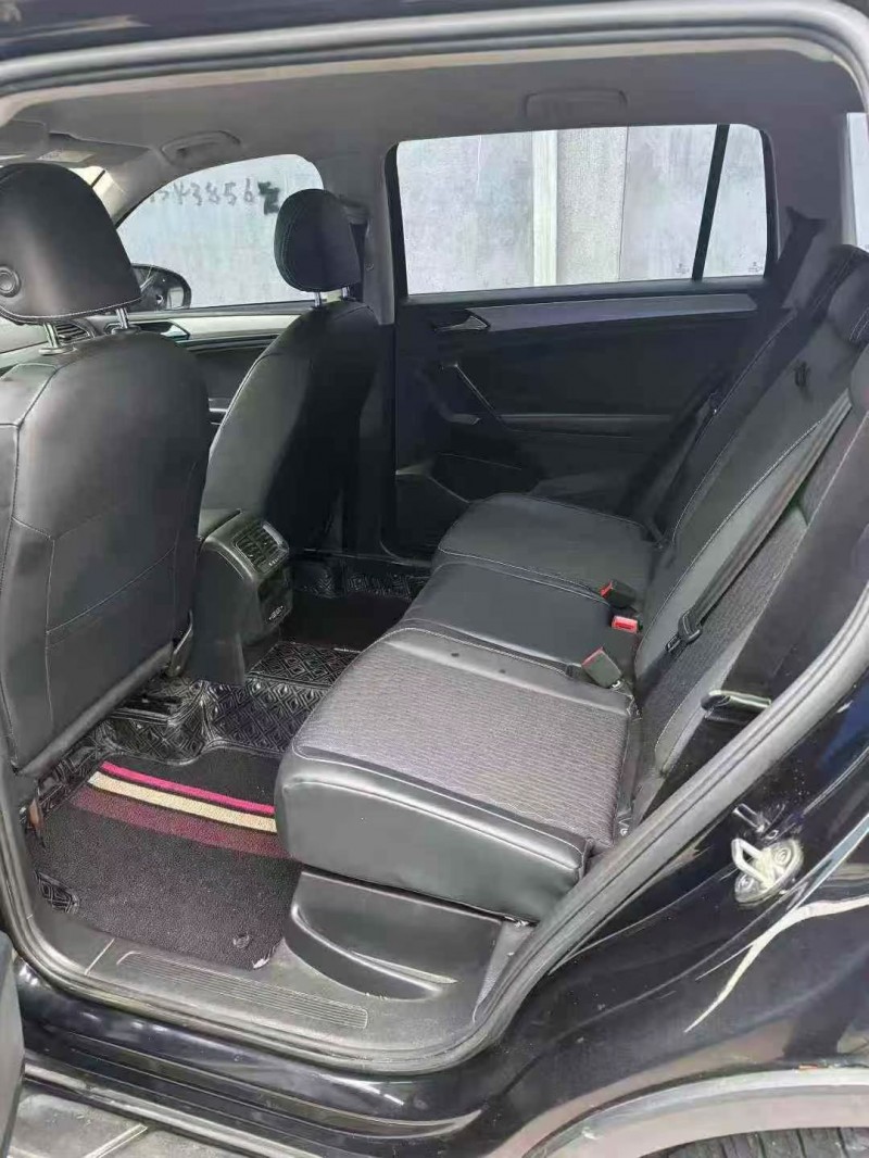 衢州19年大众途观5