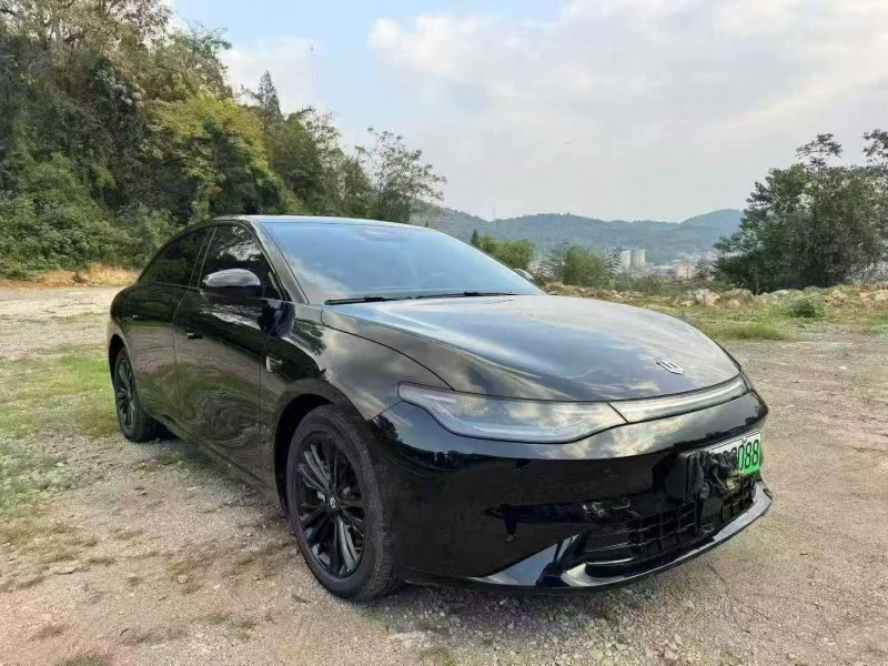 湘潭25年零跑汽车C012