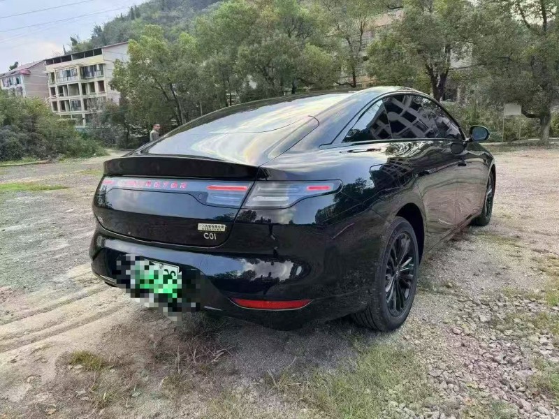 湘潭25年零跑汽车C017