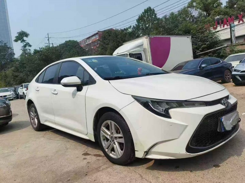 张家界20年丰田雷凌3