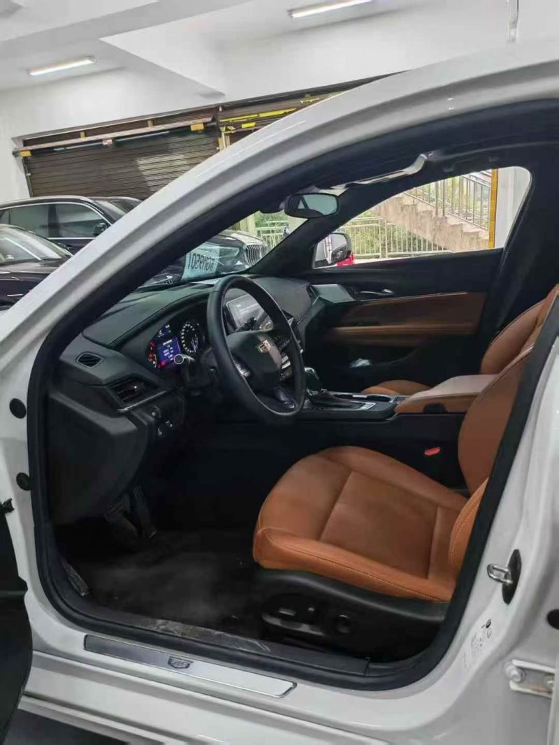 张家界22年凯迪拉克CT45