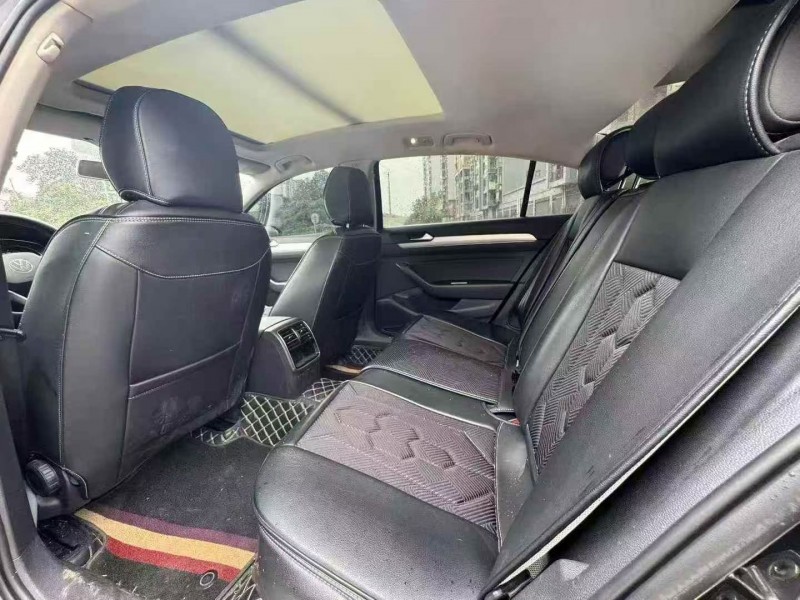 邵阳22年大众迈腾4