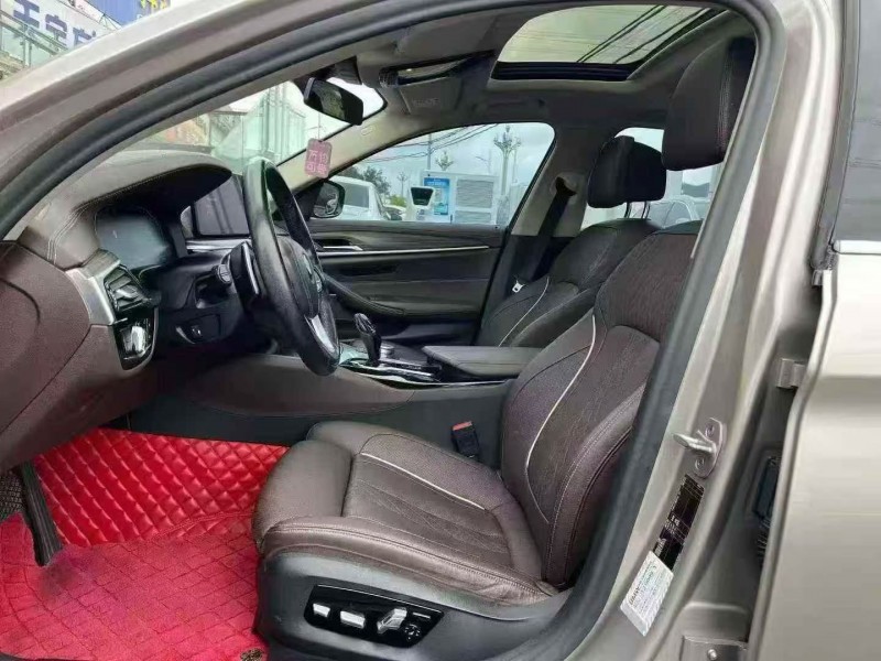 重庆21年宝马5系4