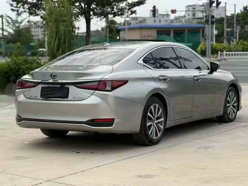 深圳19年雷克萨斯ES7