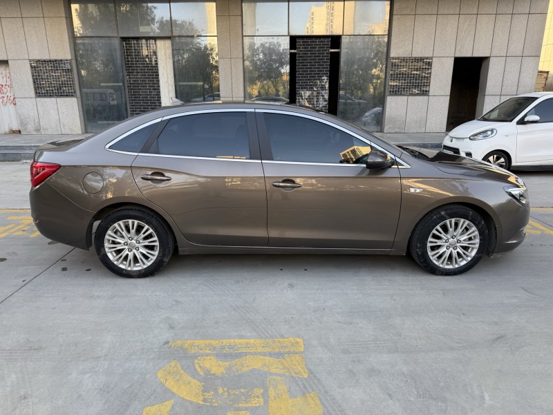 济宁16年别克英朗8