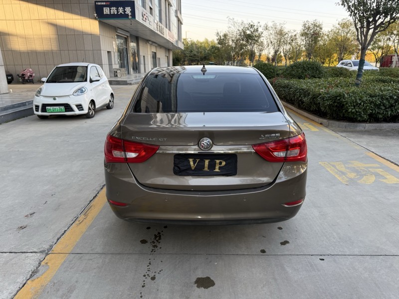 济宁16年别克英朗9