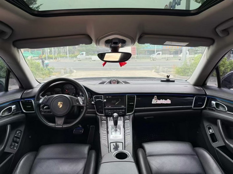 广州16年保时捷帕拉梅拉5